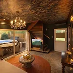 Wellness Tuin - Ultieme Partner Beleving - Amazone Wellness Met Indoor Prive Sauna, Prive Stoom Cabine, Prive Jacuzzi - Gratis Fles Prosecco & Leuke Partner Connect Box ! *