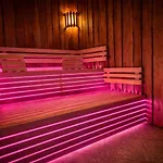 Wellness Tuin - Ultieme Partner Beleving - Amazone Wellness Met Indoor Prive Sauna, Prive Stoom Cabine, Prive Jacuzzi - Gratis Fles Prosecco & Leuke Partner Connect Box ! *