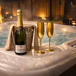 Wellness Tuin - Ultieme Partner Beleving - Amazone Wellness Met Indoor Prive Sauna, Prive Stoom Cabine, Prive Jacuzzi - Gratis Fles Prosecco & Leuke Partner Connect Box ! * Horst