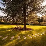 Wellness Tuin - Ultieme Partner Beleving - Amazone Wellness Met Indoor Prive Sauna, Prive Stoom Cabine, Prive Jacuzzi - Gratis Fles Prosecco & Leuke Partner Connect Box ! *