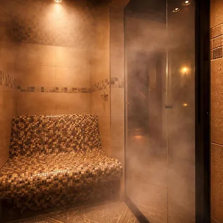 Wellness Tuin Noord Limburg - Wellness Met Indoor Prive Sauna, Prive Stoom Cabine, Prive Jacuzzi - Ultieme Partner Beleving *