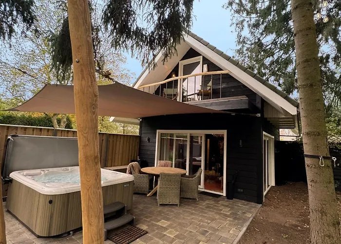 Wellness Tuin - Ultieme Partner Beleving - Prive Wellness Met Prive Jacuzzi In Prive Tuin, Prive Indoor Sauna En Prive Indoor Stoomcabine In Koloniale Stijl - Gratis Fles Prosecco & Leuke Partner Connect Box ! Horst