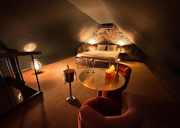 Tatil Evi Wellness Tuin - Ultieme Partner Beleving - Prive Wellness Met Prive Jacuzzi In Prive Tuin, Prive Indoor Sauna En Prive Indoor Stoomcabine In Koloniale Stijl - Gratis Fles Prosecco & Leuke Partner Connect Box !