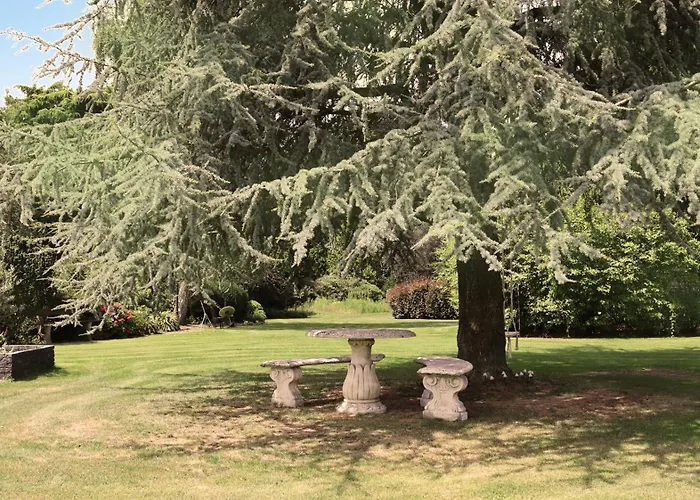 Wellness Tuin - Ultieme Partner Beleving - Prive Wellness Met Prive Jacuzzi In Prive Tuin, Prive Indoor Sauna En Prive Indoor Stoomcabine In Koloniale Stijl - Gratis Fles Prosecco & Leuke Partner Connect Box !