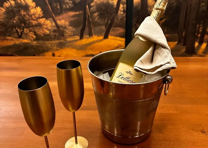 Wellness Tuin - Ultieme Partner Beleving - Prive Wellness Met Prive Jacuzzi In Prive Tuin, Prive Indoor Sauna En Prive Indoor Stoomcabine In Koloniale Stijl - Gratis Fles Prosecco & Leuke Partner Connect Box !