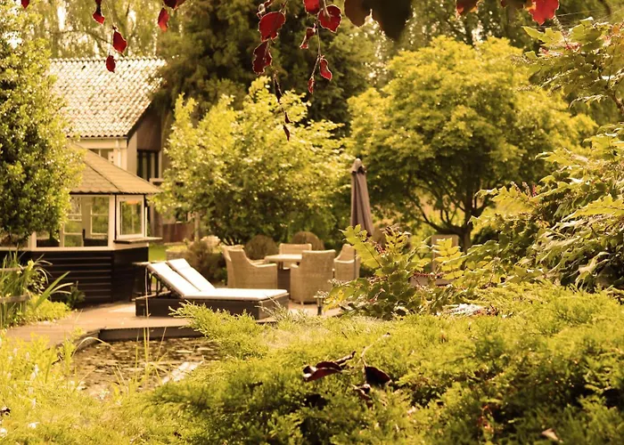 Wellness Tuin - Ultieme Partner Beleving - Prive Wellness Met Prive Jacuzzi In Prive Tuin, Prive Indoor Sauna En Prive Indoor Stoomcabine In Koloniale Stijl - Gratis Fles Prosecco & Leuke Partner Connect Box ! Tatil Evi Horst