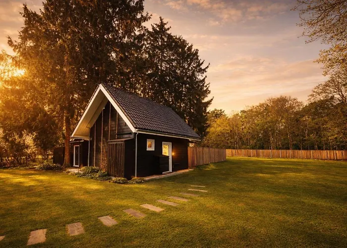 Holiday home Wellness Tuin - Ultieme Partner Beleving - Amazone Wellness Met Indoor Prive Sauna, Prive Stoom Cabine, Prive Jacuzzi - Gratis Fles Prosecco & Leuke Partner Connect Box !