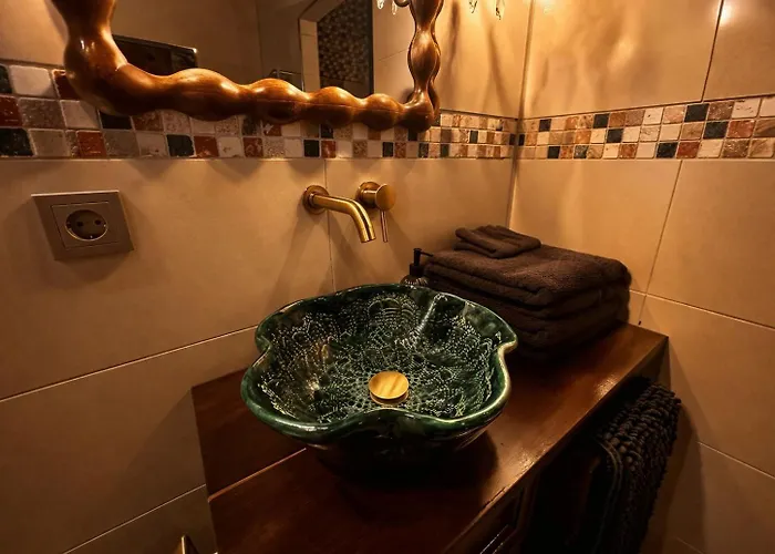 Holiday home Wellness Tuin - Ultieme Partner Beleving - Amazone Wellness Met Indoor Prive Sauna, Prive Stoom Cabine, Prive Jacuzzi - Gratis Fles Prosecco & Leuke Partner Connect Box !