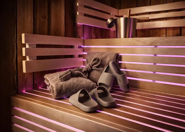 Holiday home Wellness Tuin - Ultieme Partner Beleving - Amazone Wellness Met Indoor Prive Sauna, Prive Stoom Cabine, Prive Jacuzzi - Gratis Fles Prosecco & Leuke Partner Connect Box ! *
