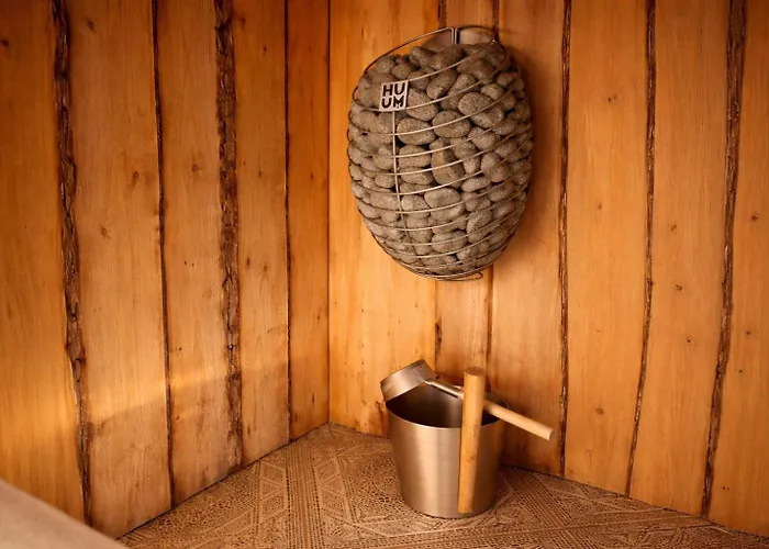 Holiday home Wellness Tuin - Ultieme Partner Beleving - Amazone Wellness Met Indoor Prive Sauna, Prive Stoom Cabine, Prive Jacuzzi - Gratis Fles Prosecco & Leuke Partner Connect Box !