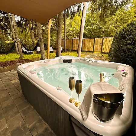Wellness Tuin - Ultieme Partner Beleving - Privé Wellness Met Privé Jacuzzi In Privé Tuin, Privé Indoor Sauna En Privé Indoor Stoomcabine In Koloniale Stijl - Gratis Fles Prosecco&leuke Partner Connect Box ! Horst