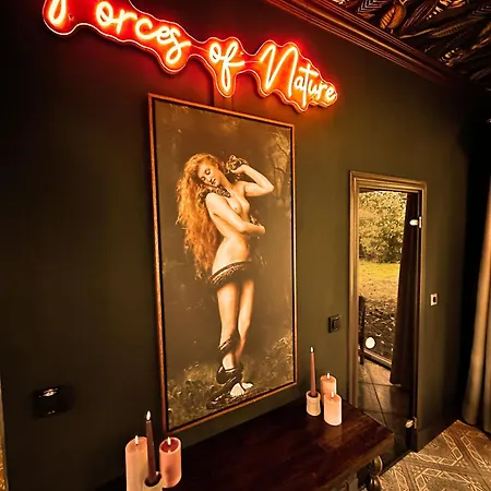 Wellness Tuin - Ultieme Partner Beleving - Privé Wellness Met Privé Jacuzzi In Privé Tuin, Privé Indoor Sauna En Privé Indoor Stoomcabine In Koloniale Stijl - Gratis Fles Prosecco&leuke Partner Connect Box ! * Horst